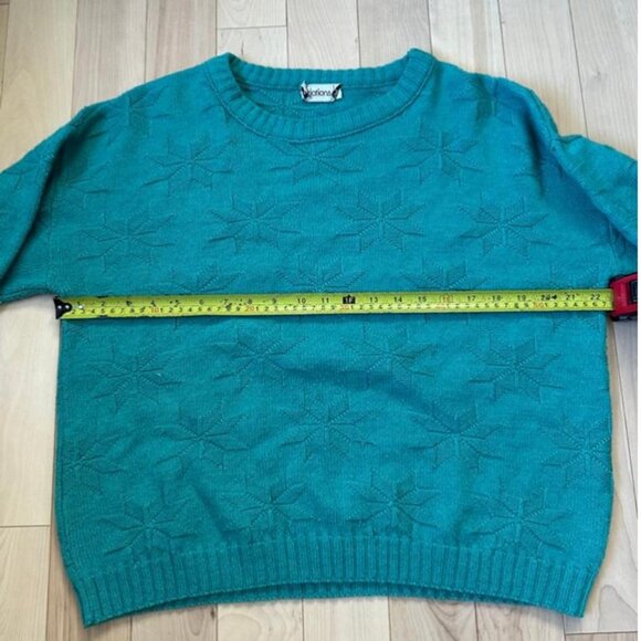 Vintage 80s Turquoise Snowflake Knit Sweater – Ugly Christmas - Picture 4 of 6